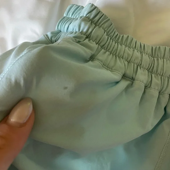 teal lululemon hotty hot shorts - Picture 3 of 3